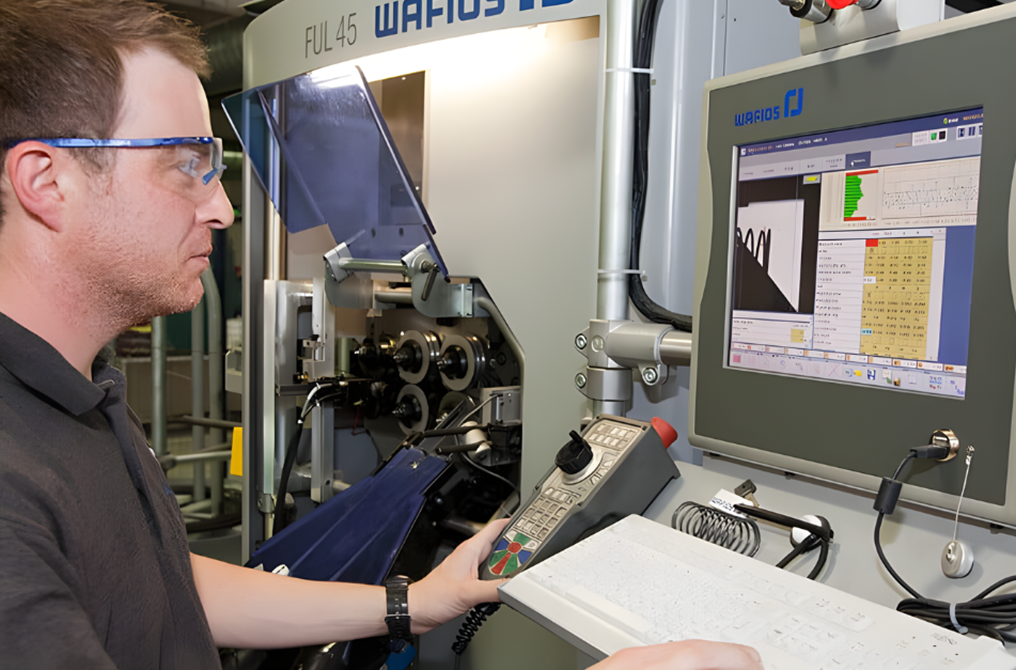 A person using a computer
